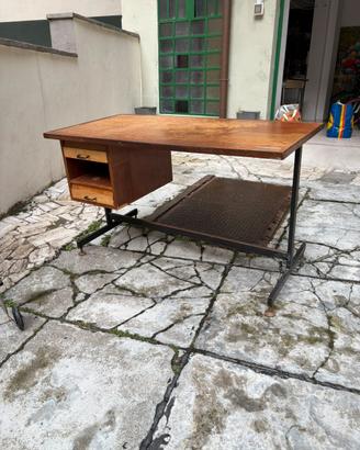 scrivania anni 70 nordica bel tenuta