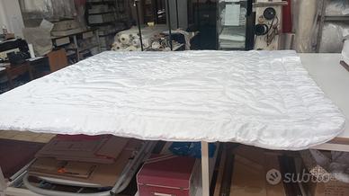 trapunta matrimoniale ricamata in raso misto seta 