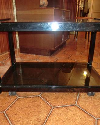 Tavolino con ruote