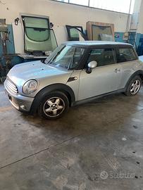 Carrozzeria e fari per MINI COOPER 2007