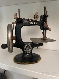 Macchina singer giocattolo fine 800 primi 900