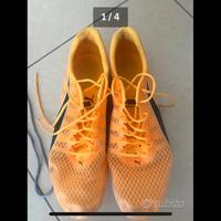 Scarpe da corsa con tacchetti