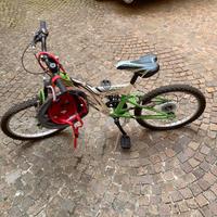 Bicicletta mountain bike per un bambino 9/11 anni