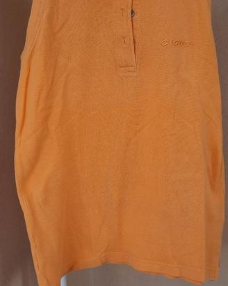 polo da donna senza maniche, perfetta per un look
