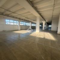 MAGAZZINO A PESCANTINA