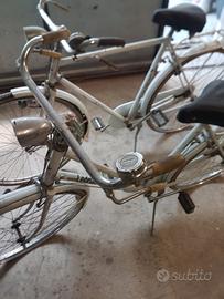  2 biciclette donna uomo donna anni 80