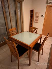 Tavolo allungabile con 4 sedie