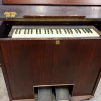 piano forte e credenza stile veneziano 