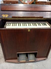 piano forte e credenza stile veneziano 