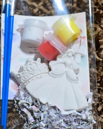 princepessa e corona in gesso