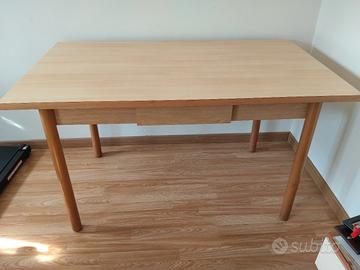 Tavolo in legno 