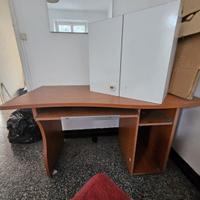 Scrivania (RITIRO A CARICO DELL'ACQUIRENTE)