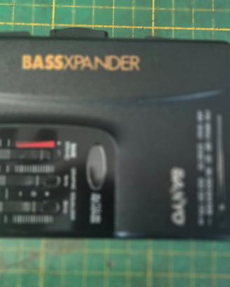 Walkman mangianastri vintage Sanyo Bassxpander