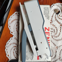 Cucitrice zenith 551 nuova mai usata con punti