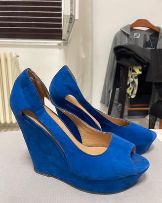 Scarpe aperte con zeppa blu acceso
