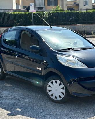 Peugeot 107 1.0 Benzina 68 Cv Clima