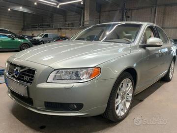 Volvo S80 4.4 V8 aut. AWD Summum
