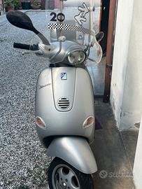 Piagglio Vespa ET4 150cc