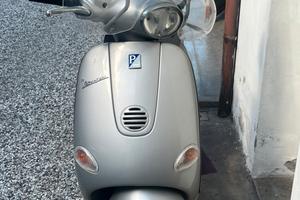 Piagglio Vespa ET4 150cc