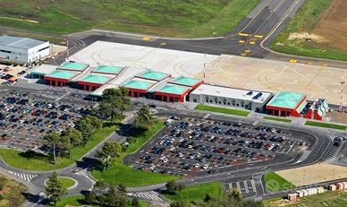 Parcheggio con navetta per aeroporto di perugia