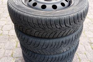 Cerchi in acciaio da 13" con gomme invernali usate