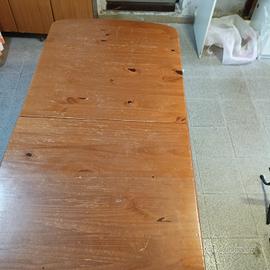 tavolo sedie + Divano