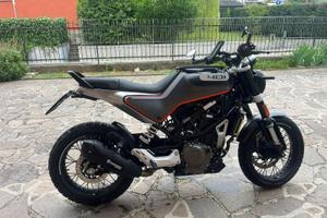 Moto husqvarna 401 svartpilen