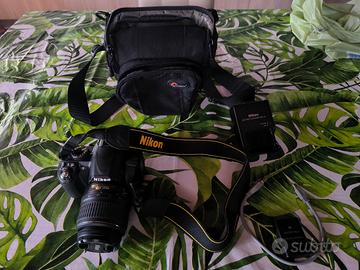 Nikon D3100 + Nikkor 18-55 mm + Borsa e accessori