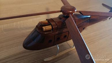 Elicottero in legno, modello giocattolo