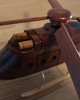 Elicottero in legno, modello giocattolo