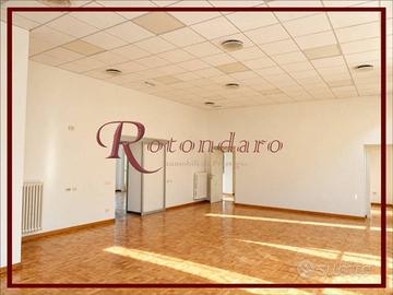 Immobile di 195 m² con 3 locali a Milano