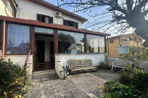 PORZIONE DI BIFAMILIARE A LADISPOLI