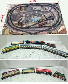 Plastico con Trenini