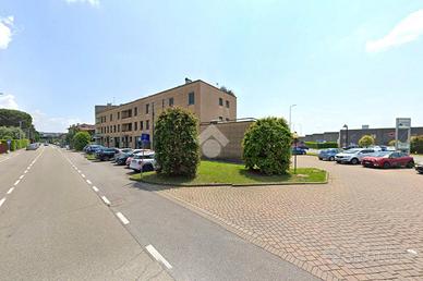 NEGOZIO A MARIANO COMENSE