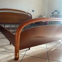 Letto com rete  e comó