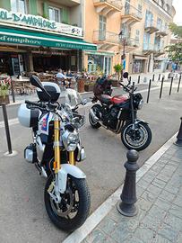 Box privato doppio posto per moto in condivisione