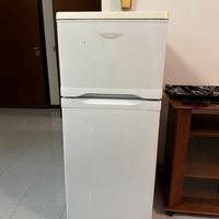 Frigorifero con freezer