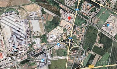 Tre locali + area commerciale da 4.000 mq