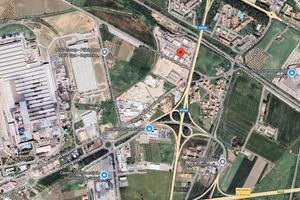 Tre locali + area commerciale da 4.000 mq