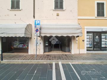 NEGOZIO A VEROLANUOVA