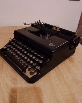 Macchina da scrivere Torpedo 18 del 1941, rarità 