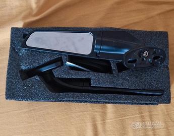 Specchietti stealth per moto