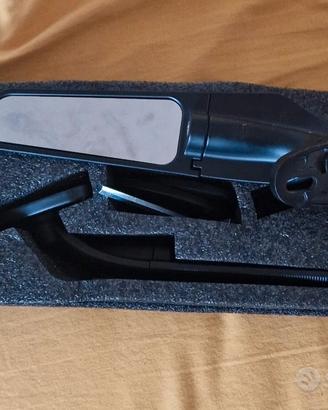 Specchietti stealth per moto