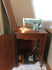 macchina da cucire con mobile