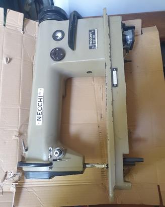macchina da cucire Necchi 870 100