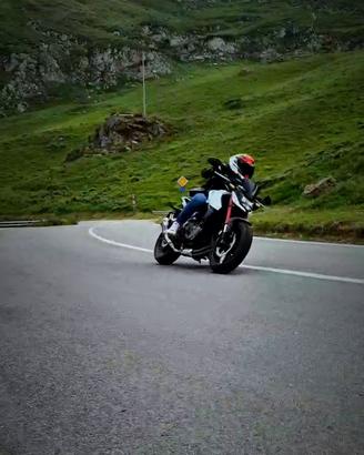 Honda Hornet 750 2023, patente A2