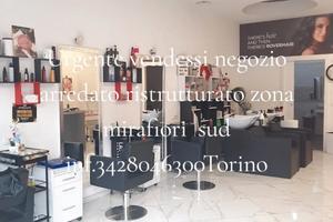 Torino.negozio arredato paruchieri
