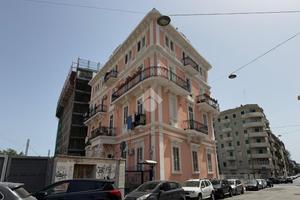 MONOLOCALE A BARI