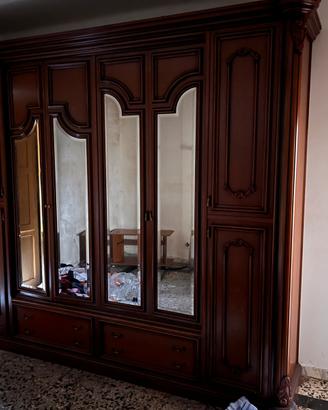 Armadio antiquariato con specchio