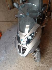 Piaggio MP3 versione LT